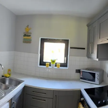 Seaside Garden Sanctuary Appartement