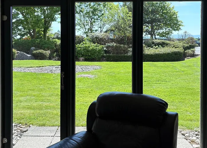 Seaside Garden Sanctuary Lejlighed