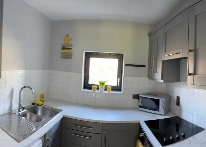 Seaside Garden Sanctuary Lejlighed